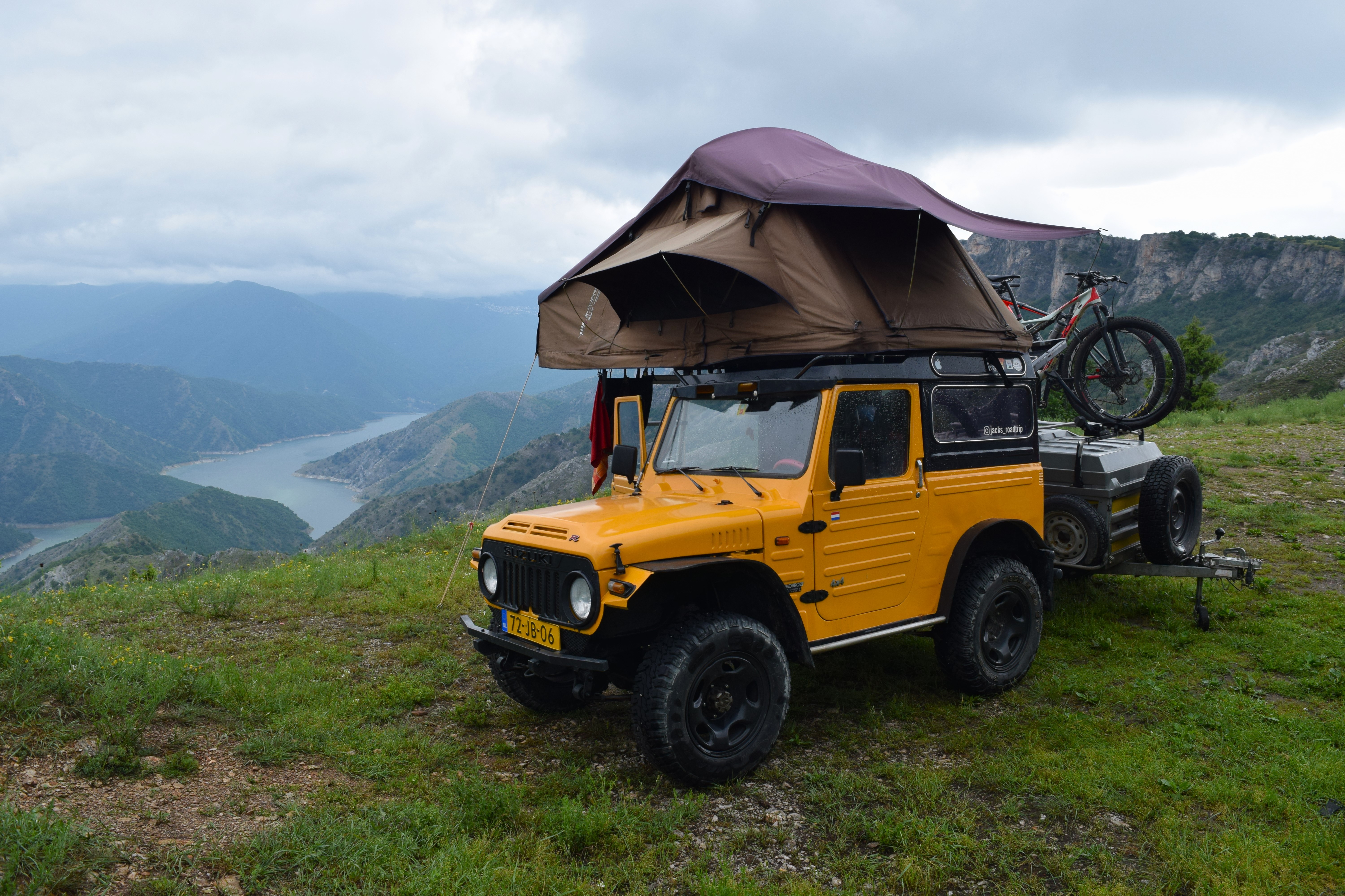 Suzuki samurai shop roof tent